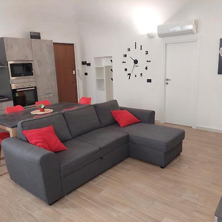 Novi Outlet Apartment ノーヴィ・リーグレ エクステリア 写真
